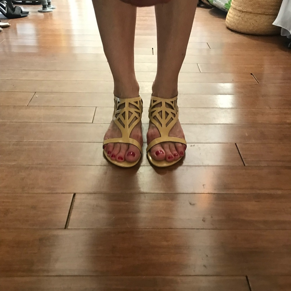Matiko Sandals Beige Patent Leather, Size 8 1/2